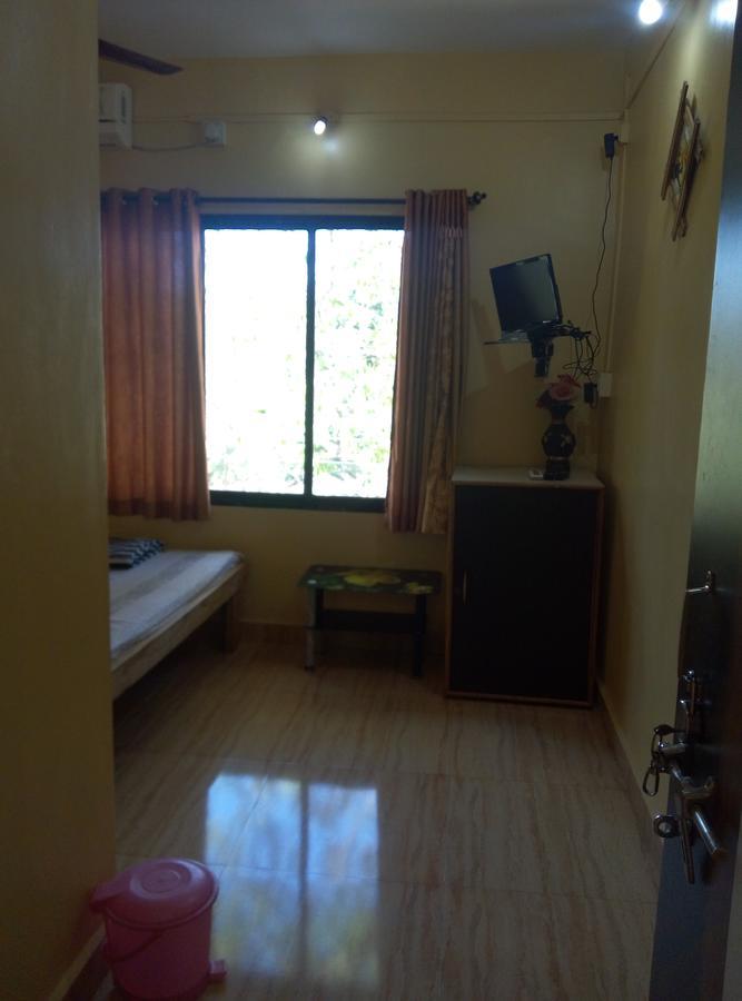 Om Shree Bed And Breakfast Harihareshwar Kültér fotó