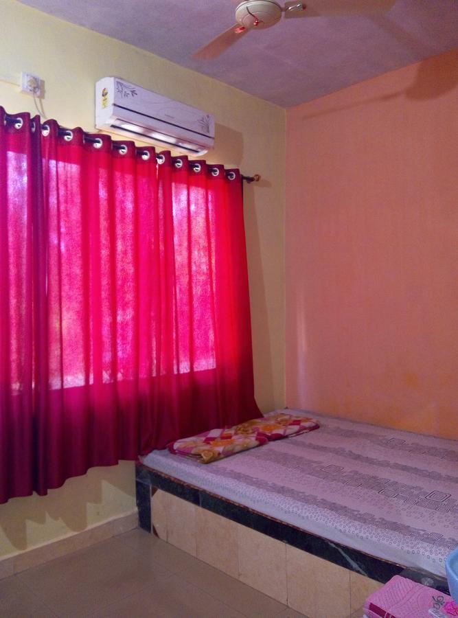 Om Shree Bed And Breakfast Harihareshwar Szoba fotó